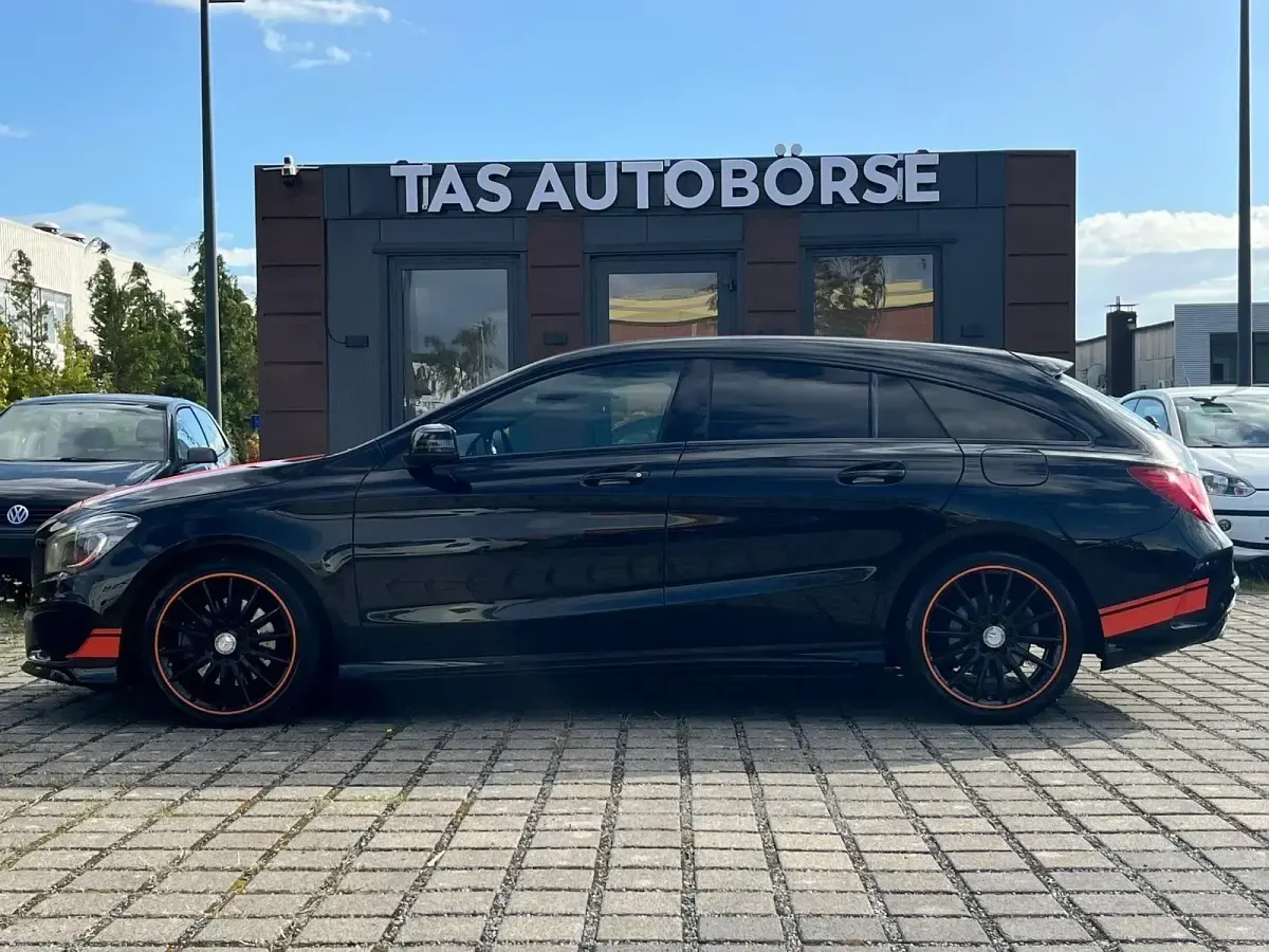 Gebraucht Mercedes CLA220 Shooting Brake 177 PS (130 kW) 2015 Schwarz Kombi