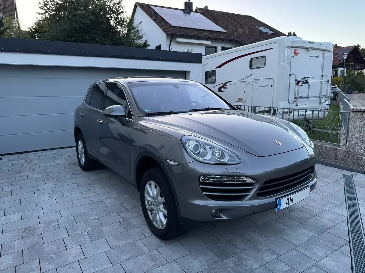 Gebraucht Porsche Cayenne 245 PS (180 kW) 2012 Grau SUV