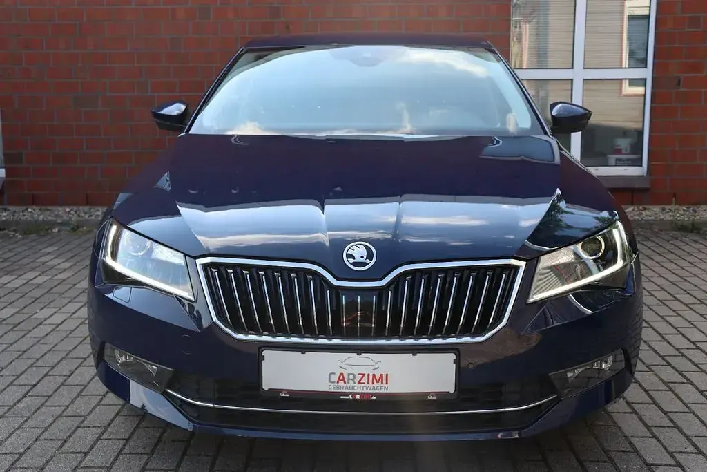 Gebraucht Skoda Superb Style 150 PS (110 kW) 2017 Blau Limousine