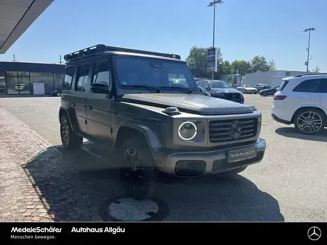 Gebraucht Mercedes G450 Exclusive 367 PS (269 kW) 2024 Grau SUV