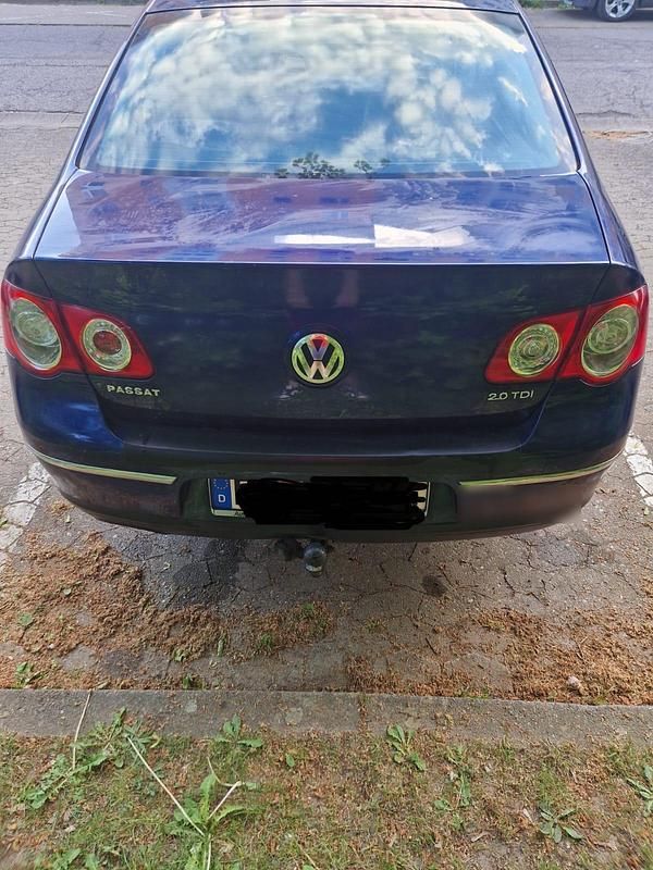 Gebraucht VW Passat 140 PS (102 kW) 2005 Blau Limousine