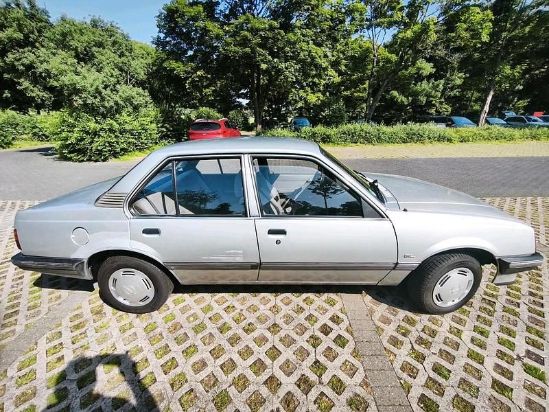 Gebraucht Opel Ascona 100 PS (73 kW) 1985 Silber Limousine