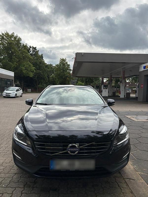 Schwarz Gebraucht 2017 Volvo V60 Kombi | 12.100 € (Fairer Preis) - Bild 1/4