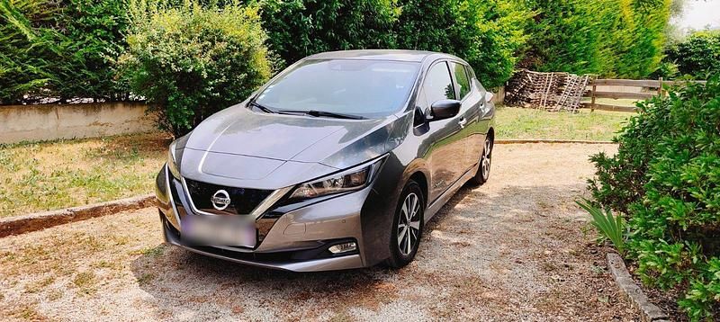 Grau Gebraucht 2019 Nissan Leaf Kleinwagen | 13.500 € (Fairer Preis) - Bild 1/4