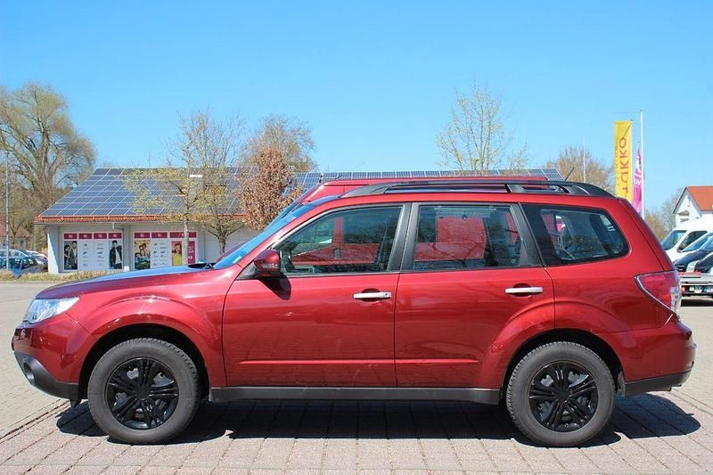 Gebraucht Subaru Forester 150 PS (110 kW) 2012 Rot SUV