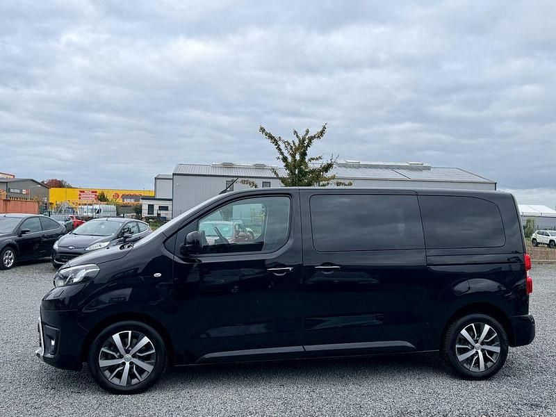 Schwarz Gebraucht 2019 Toyota Proace Verso Comfort Kombi | 21.900 € (Superpreis) - Bild 1/4