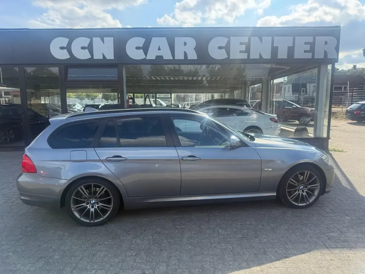 Gebraucht BMW 316 Sport Line 116 PS (85 kW) 2012 Grau Kombi