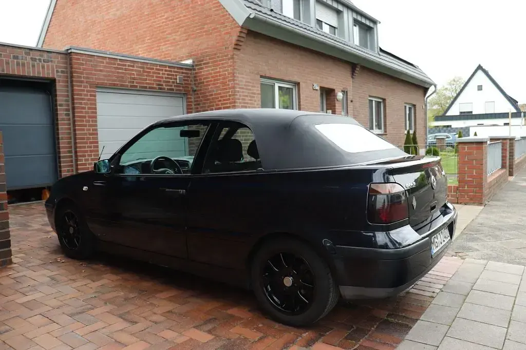 Gebraucht VW Golf Trendline 116 PS (85 kW) 2002 Blau Cabrio