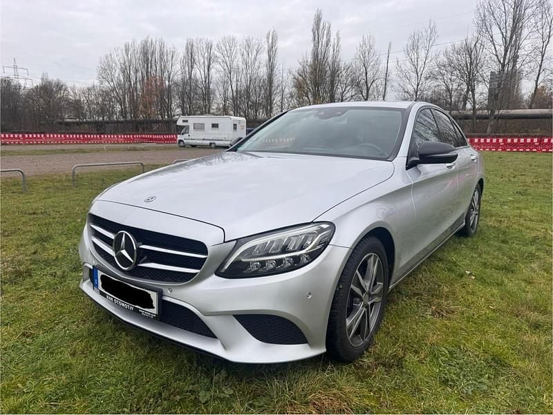 Silber Gebraucht 2019 Mercedes C220 Night Limousine | 23.500 € (Guter Preis) - Bild 1/4