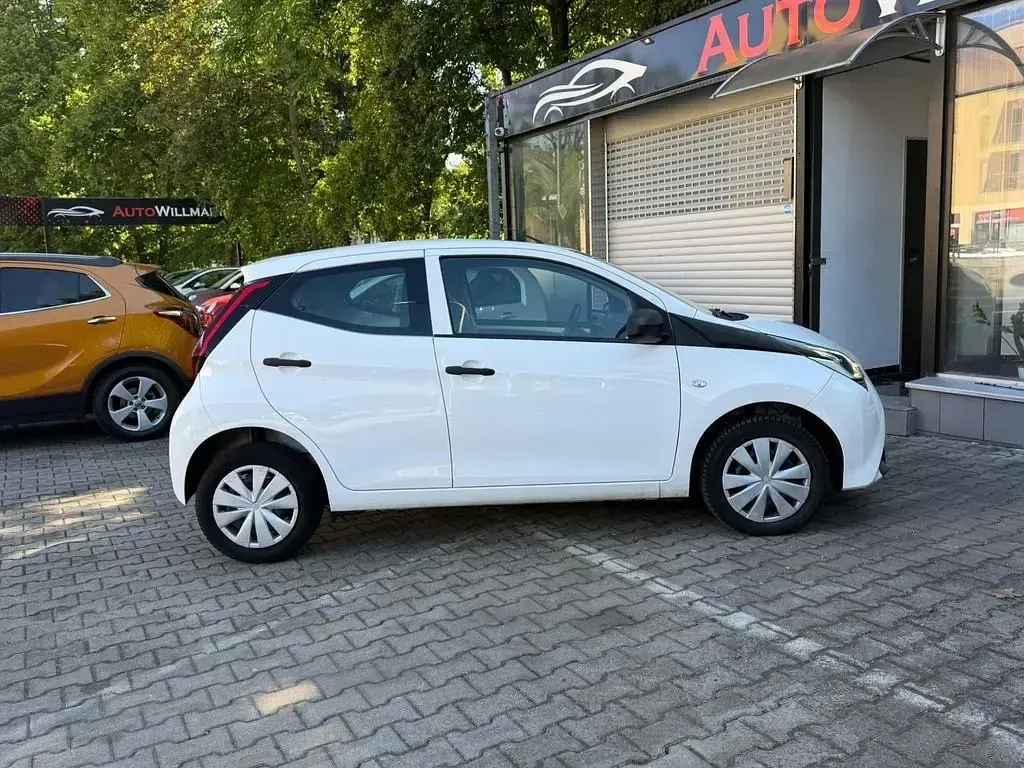 Gebraucht Toyota Aygo X-play 72 PS (52 kW) 2019 Weiß Kleinwagen