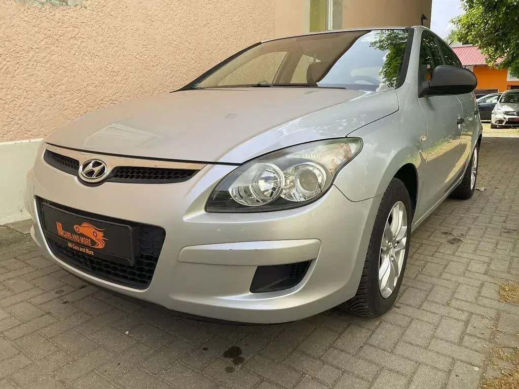 Gebraucht Hyundai i30 Edition+ 109 PS (80 kW) 2009 Silber Limousine