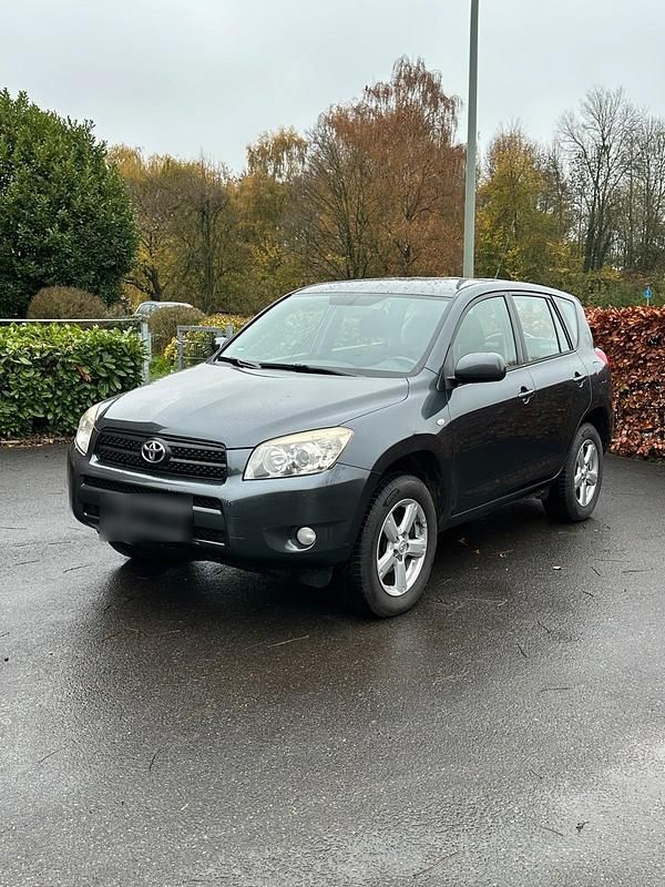 Grau Gebraucht 2006 Toyota RAV4 SUV | 4.499 € (Superpreis) - Bild 1/4