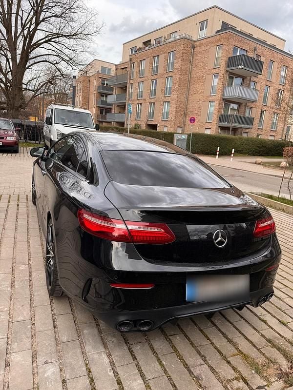 Second-hand Mercedes 220 194 CP (142 kW) 2017 Negru Coupe