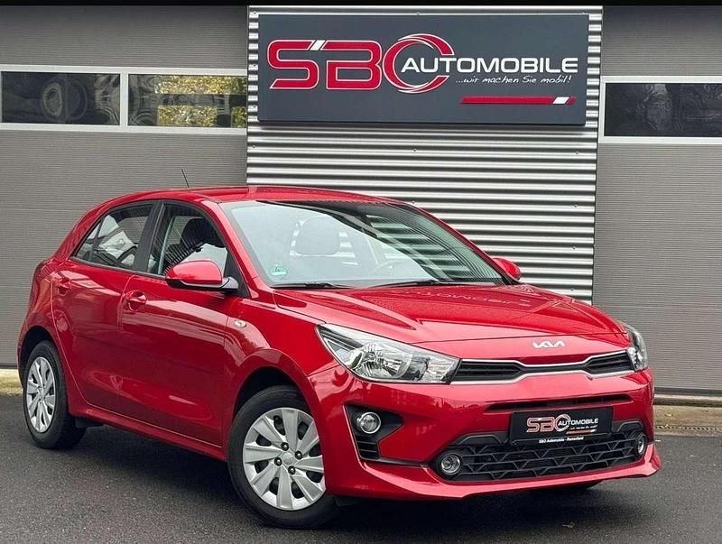 Second-hand Kia Rio Edition 7 84 CP (61 kW) 2023 Roșu Hatchback
