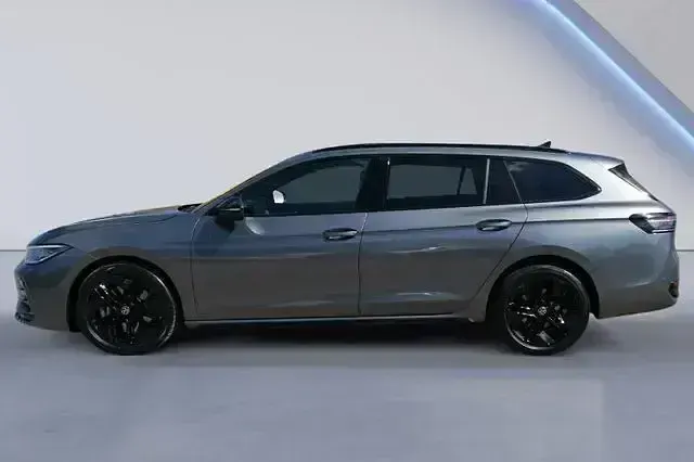 Gebraucht VW Passat R-line 193 PS (141 kW) 2025 Diabasgrau metallic Kombi