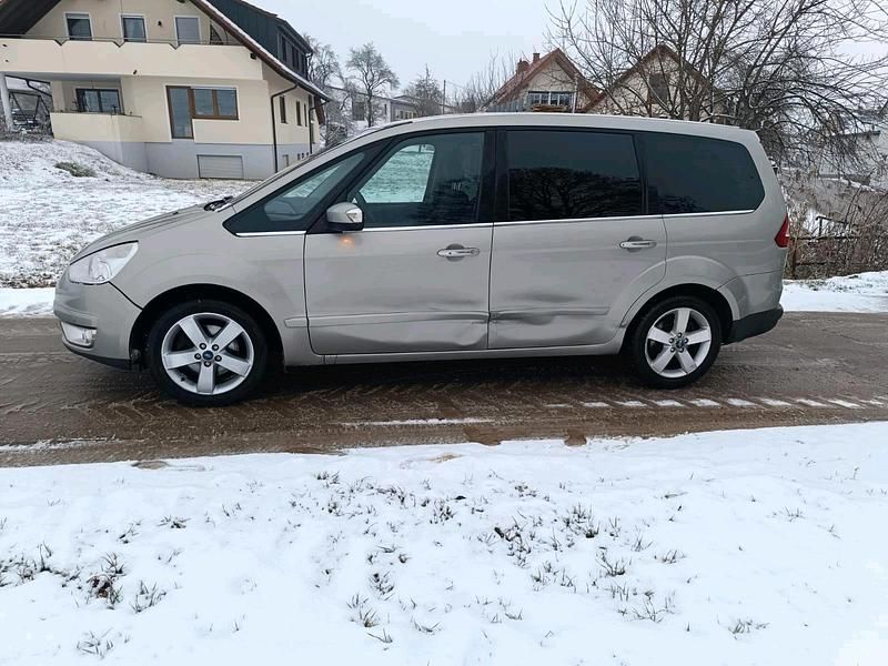 Gold Gebraucht 2010 Ford Galaxy Van / Kleinbus | 2.500 € (Superpreis) - Bild 1/4