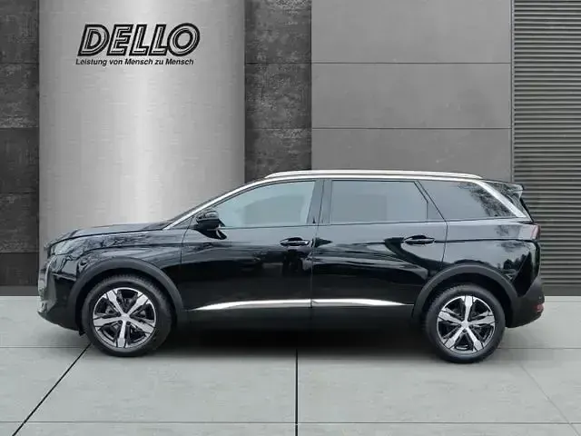 Gebraucht Peugeot 5008 Allure 131 PS (96 kW) 2023 Lackierung schwarz perla nera/ SUV