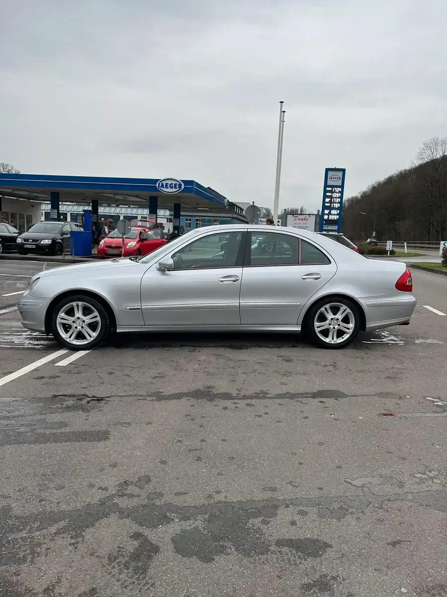 Gebraucht Mercedes E280 190 PS (139 kW) 2007 Silber Limousine