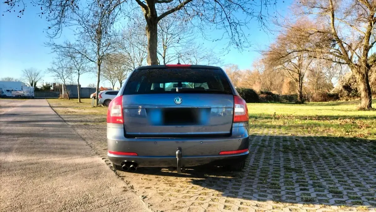 Gebraucht Skoda Octavia RS 170 PS (125 kW) 2011 Grau Kombi