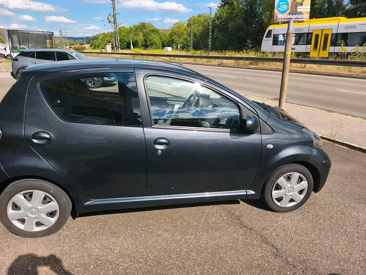 Gebraucht Toyota Aygo Cool 68 PS (50 kW) 2011 Kleinwagen
