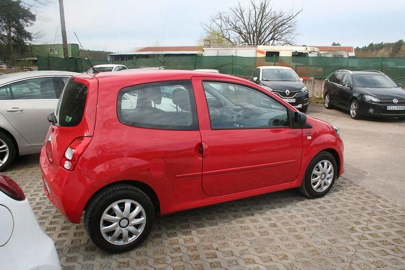 Second-hand Renault Twingo 75 CP (55 kW) 2011 Roșu Hatchback