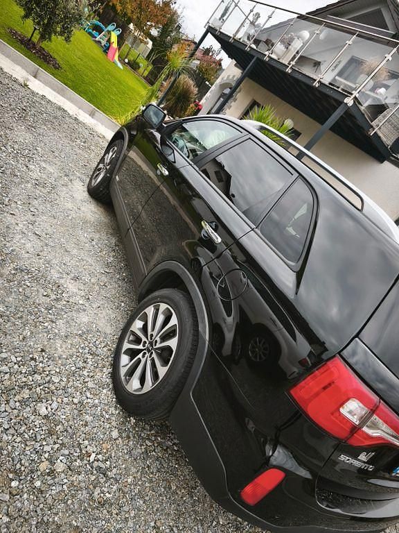 Schwarz Gebraucht 2015 Kia Sorento Vision SUV | 11.900 € (Guter Preis) - Bild 1/4