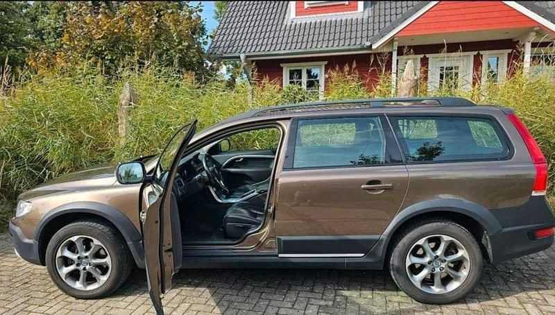 Gebraucht Volvo XC70 181 PS (133 kW) 2014 Braun Kombi
