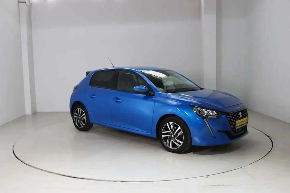 Gebraucht Peugeot 208 Allure 131 PS (96 kW) 2022 Blau Kleinwagen