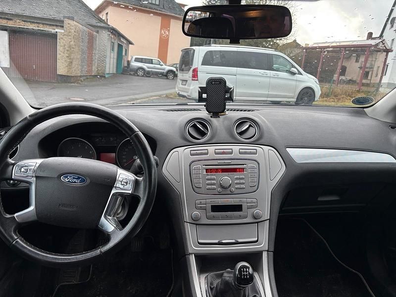 Używany Ford Mondeo 130 KM (95 kW) 2010 Srebrny Kombi