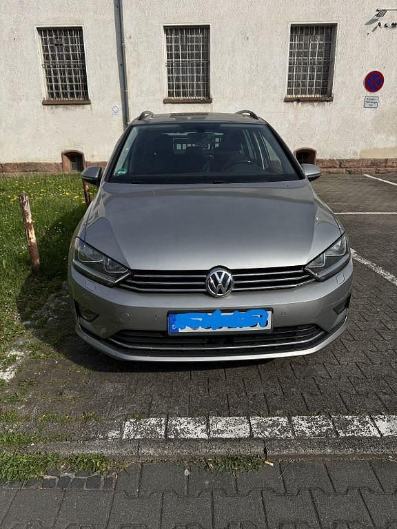 Grau Gebraucht 2017 VW Golf Sportsvan Sound Van / Kleinbus | 15.800 € (Fairer Preis) - Bild 1/4