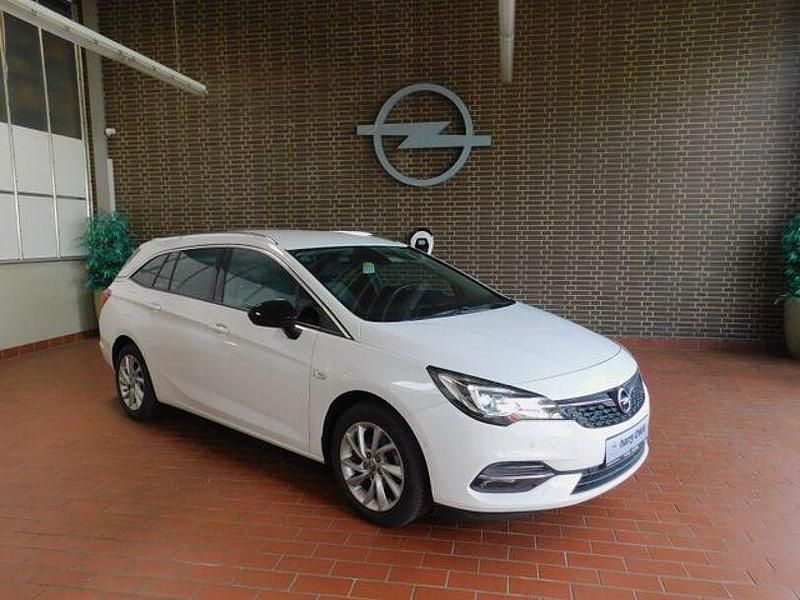 Weiß Gebraucht 2021 Opel Astra Elegance Kombi | 16.950 € (Fairer Preis) - Bild 1/4