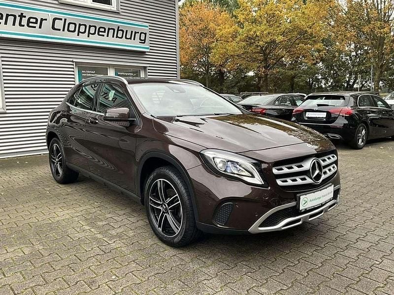 Gebraucht Mercedes GLA220 Urban 177 PS (130 kW) 2018 Braun SUV