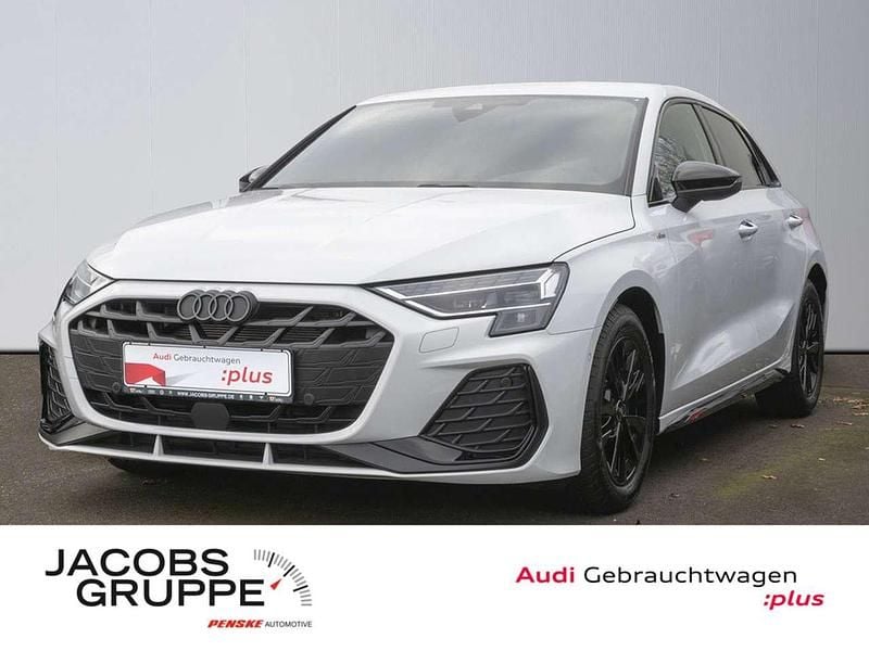 Gletscherweiß metallic Gebraucht 2025 Audi A3 S-Line Limousine | 36.930 € (Superpreis) - Bild 1/4