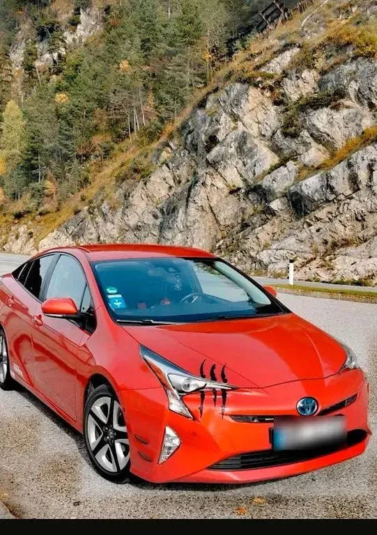 Gebraucht Toyota Prius Executive 122 PS (89 kW) 2017 Rot Limousine
