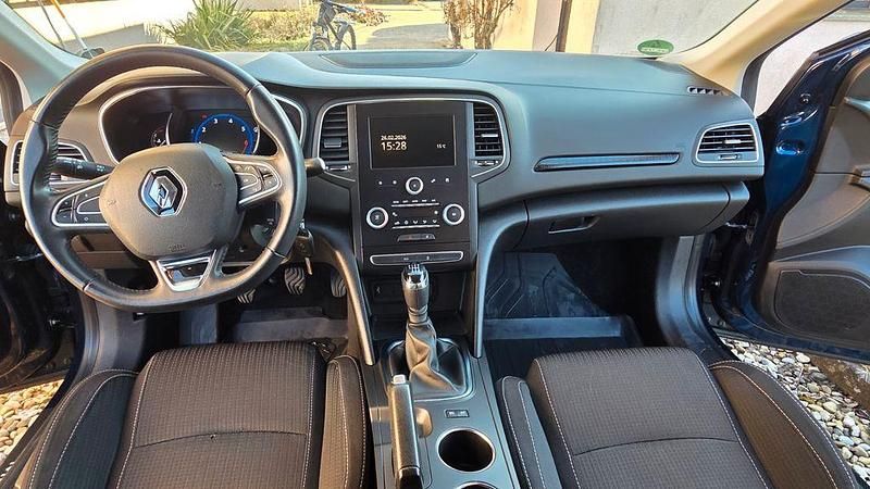 Gebraucht Renault Mégane IV Experience 101 PS (74 kW) 2016 Blau Limousine