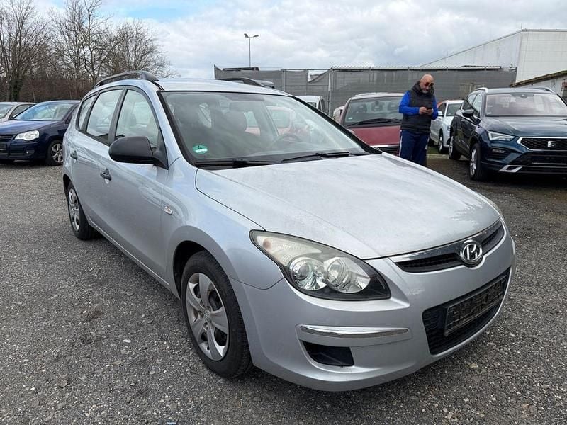 Gebraucht Hyundai i30 Edition 109 PS (80 kW) 2010 Silber Kombi