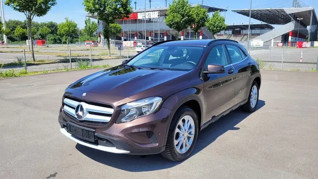 Gebraucht Mercedes GLA200 156 PS (114 kW) 2014 Braun SUV