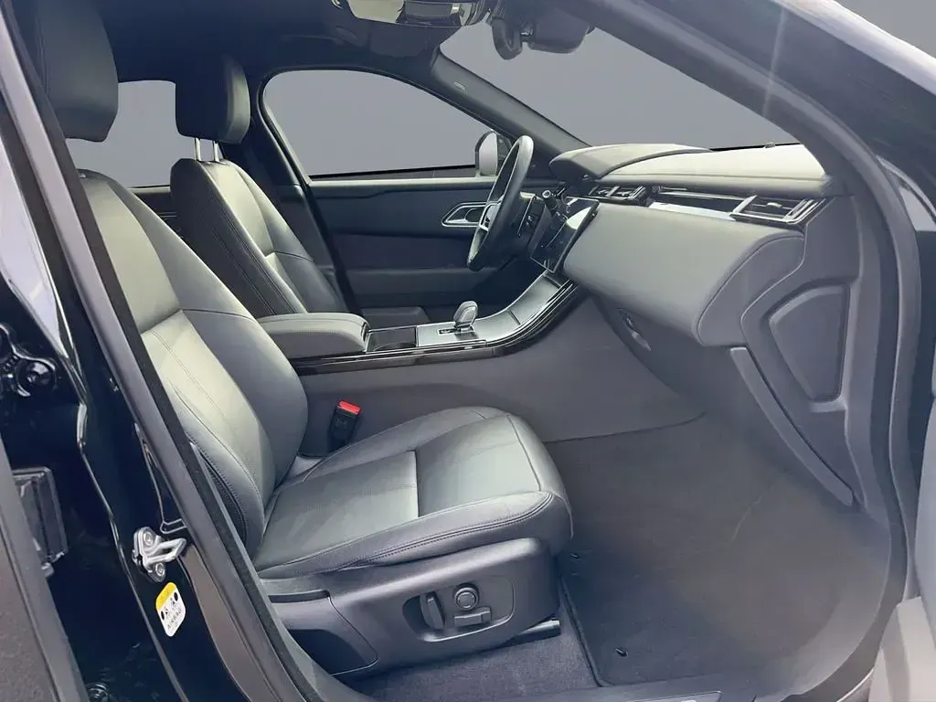 Gebraucht Land Rover Range Rover Velar SE Dynamic 204 PS (150 kW) 2025 Santorini black SUV