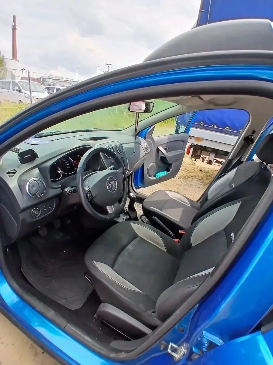 Gebraucht Dacia Sandero 90 PS (66 kW) 2013 Blau Limousine