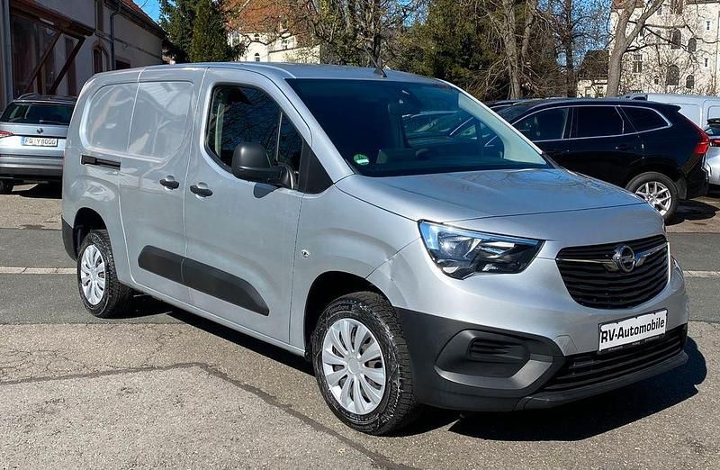 Używany Opel Combo Selection 102 KM (75 kW) 2021 Srebrny Minivan