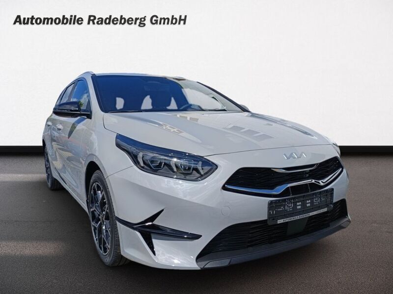Neu Kia Ceed Sportswagon 99 PS (72 kW) 2025 Grau Kombi