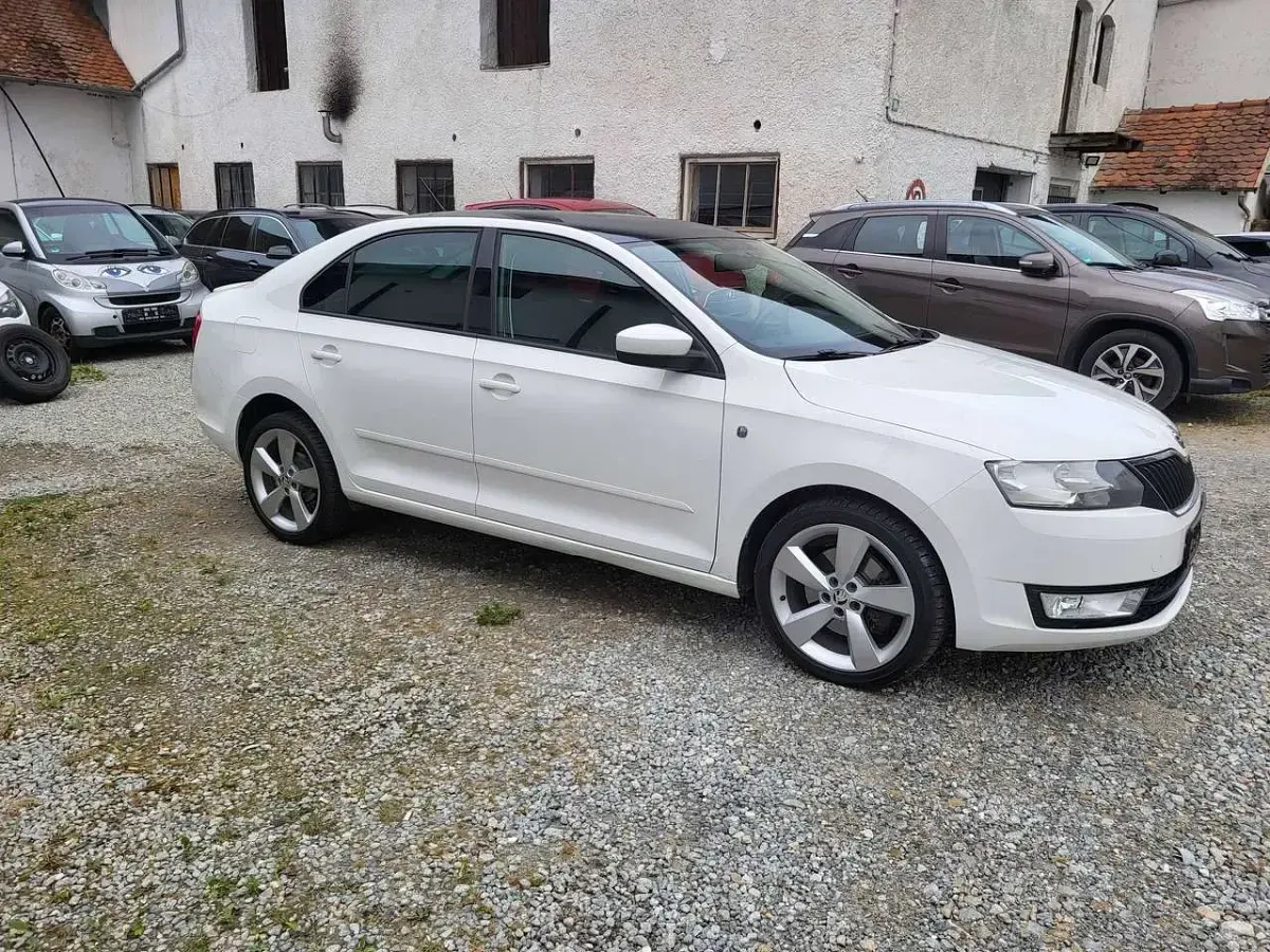 Gebraucht Skoda Rapid Elegance 122 PS (89 kW) 2013 Candyweiss Kleinwagen