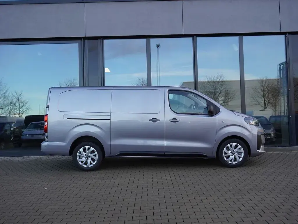 Neu Fiat Scudo 179 PS (131 kW) 2026 Silber Van