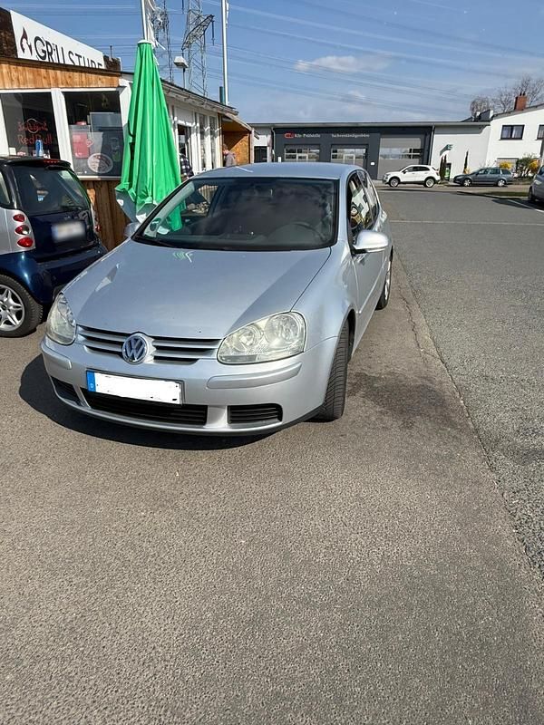 Gebraucht VW Golf V 102 PS (75 kW) 2005 Grau Kleinwagen