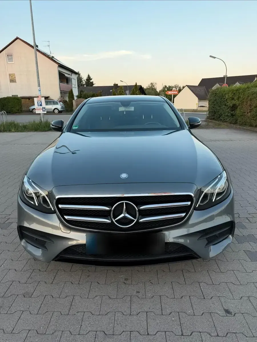 Gebraucht Mercedes E220 AMG 194 PS (142 kW) 2016 Grau Limousine