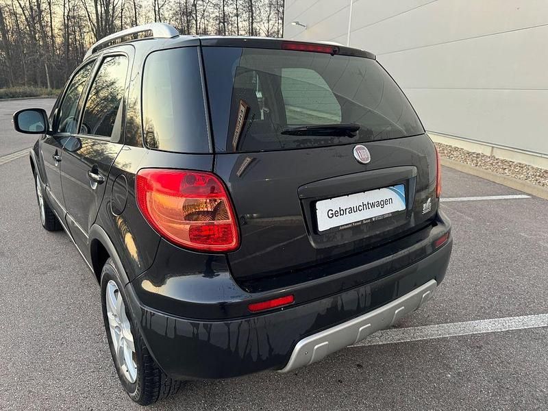 Gebraucht Fiat Sedici Easy 120 PS (88 kW) 2012 Schwarz SUV