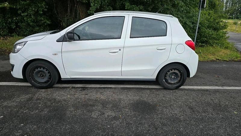 Weiß Gebraucht 2017 Mitsubishi Space Star Kleinwagen | 2.500 € - Bild 1/4