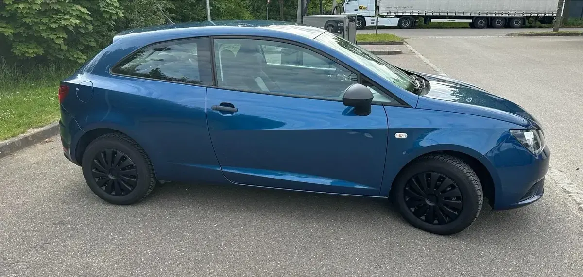 Gebraucht Seat Ibiza 70 PS (51 kW) 2012 Blau Kleinwagen