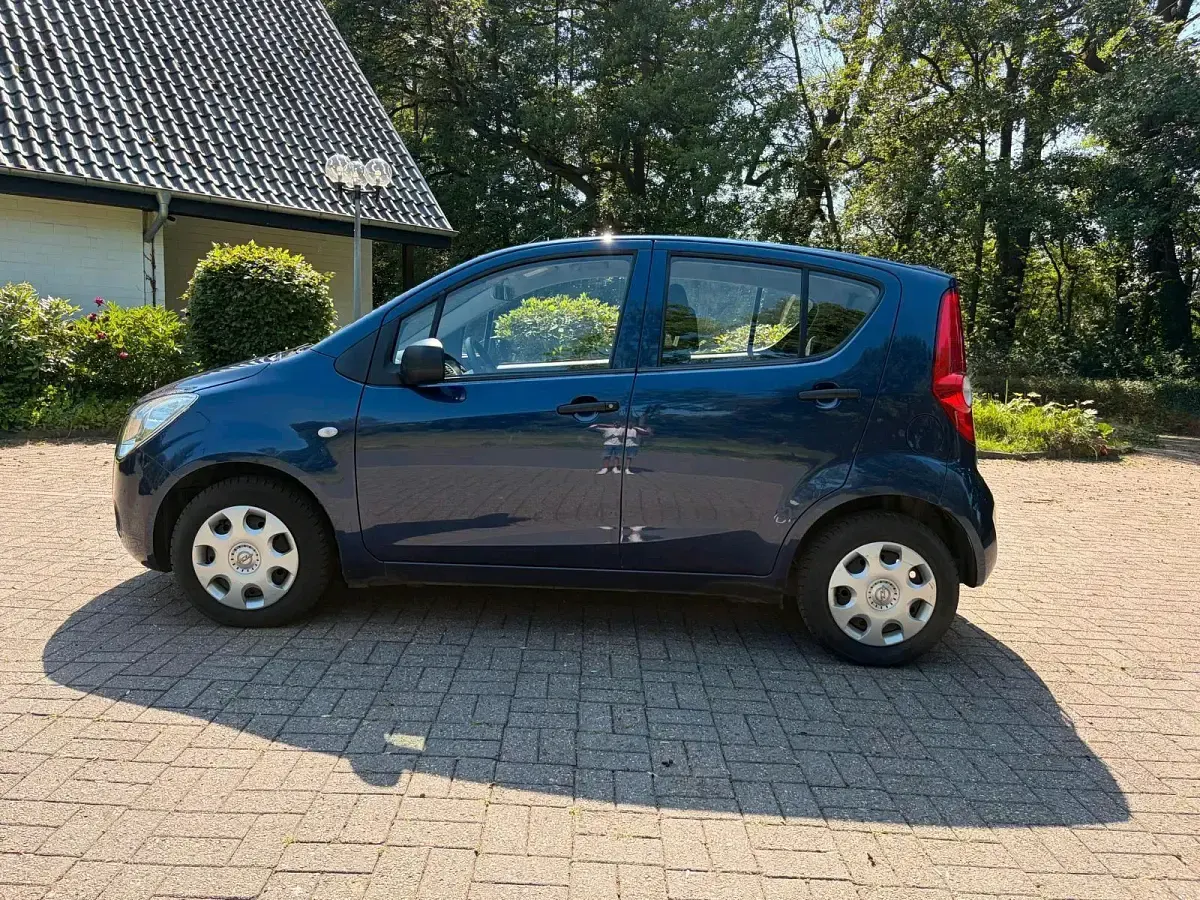Gebraucht Opel Agila 65 PS (47 kW) 2009 Blau Kleinwagen