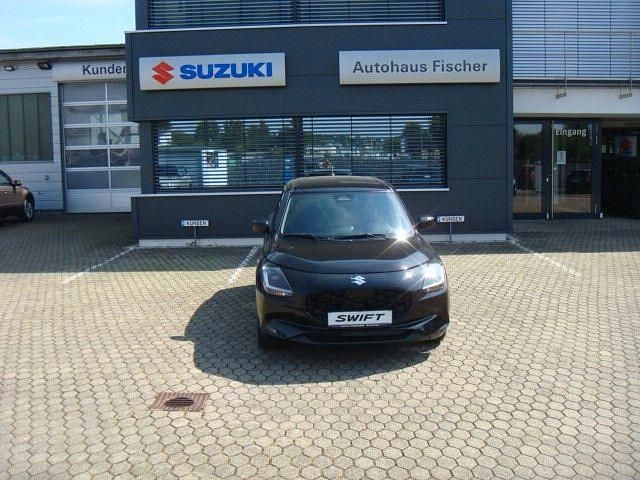Neu Suzuki Swift Club 83 PS (61 kW) 2025 Schwarz Limousine